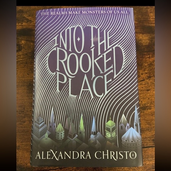 Alexandra Christo into the crooked place - Picture 1 of 7